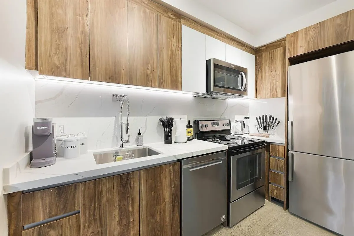 Apartment Studio Condo In Central Downtown Vancouver
